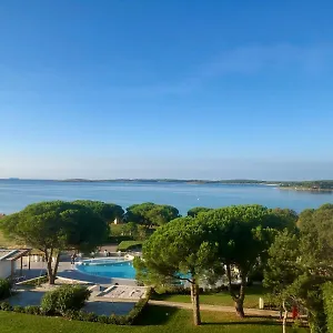 Apartment V&v Pool And Sea, Medulin